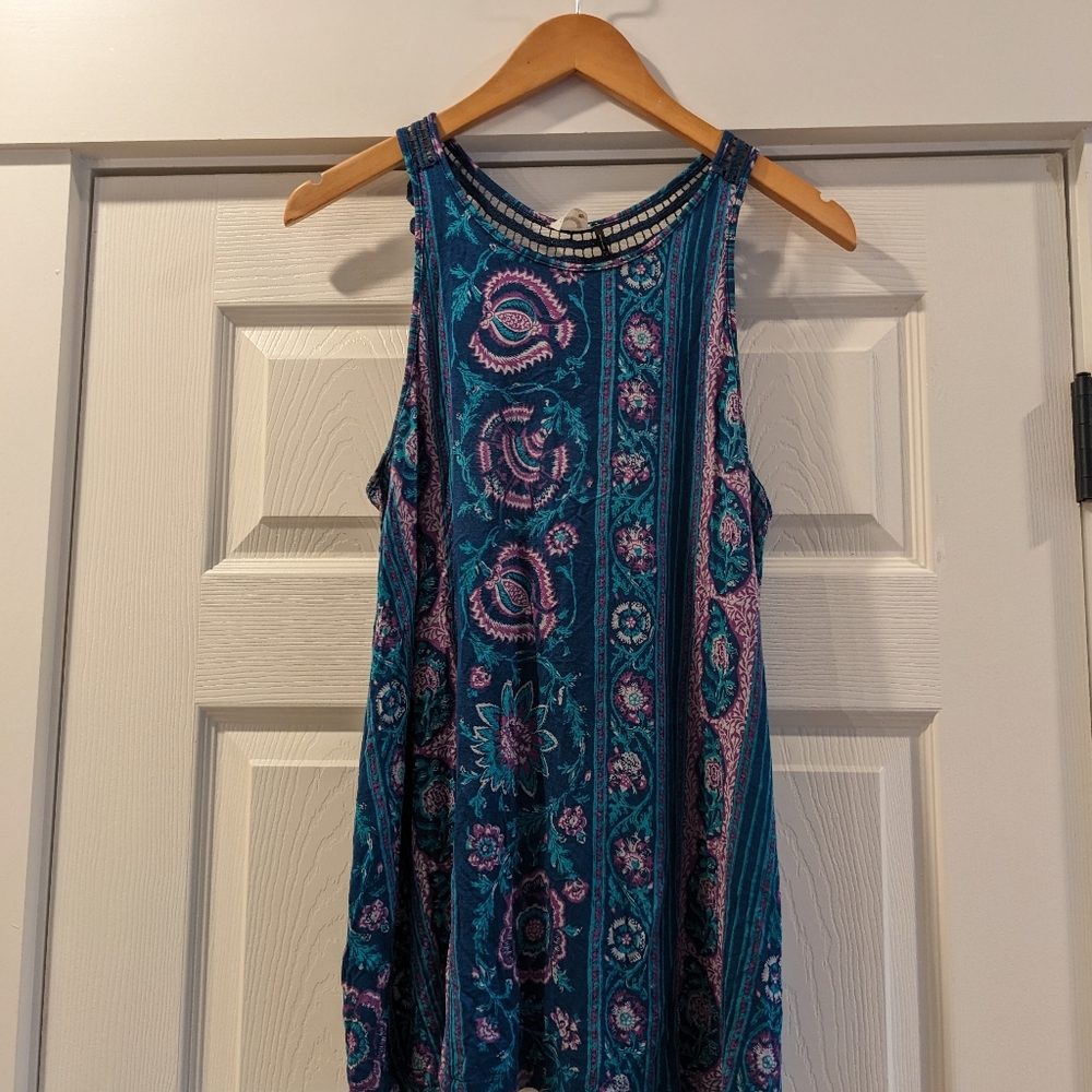 Akemi + Kin Epoca Lace Back Tank Top - Picture 2 of 7